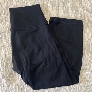 Lululemon HR wunder under crops sz 6!!
